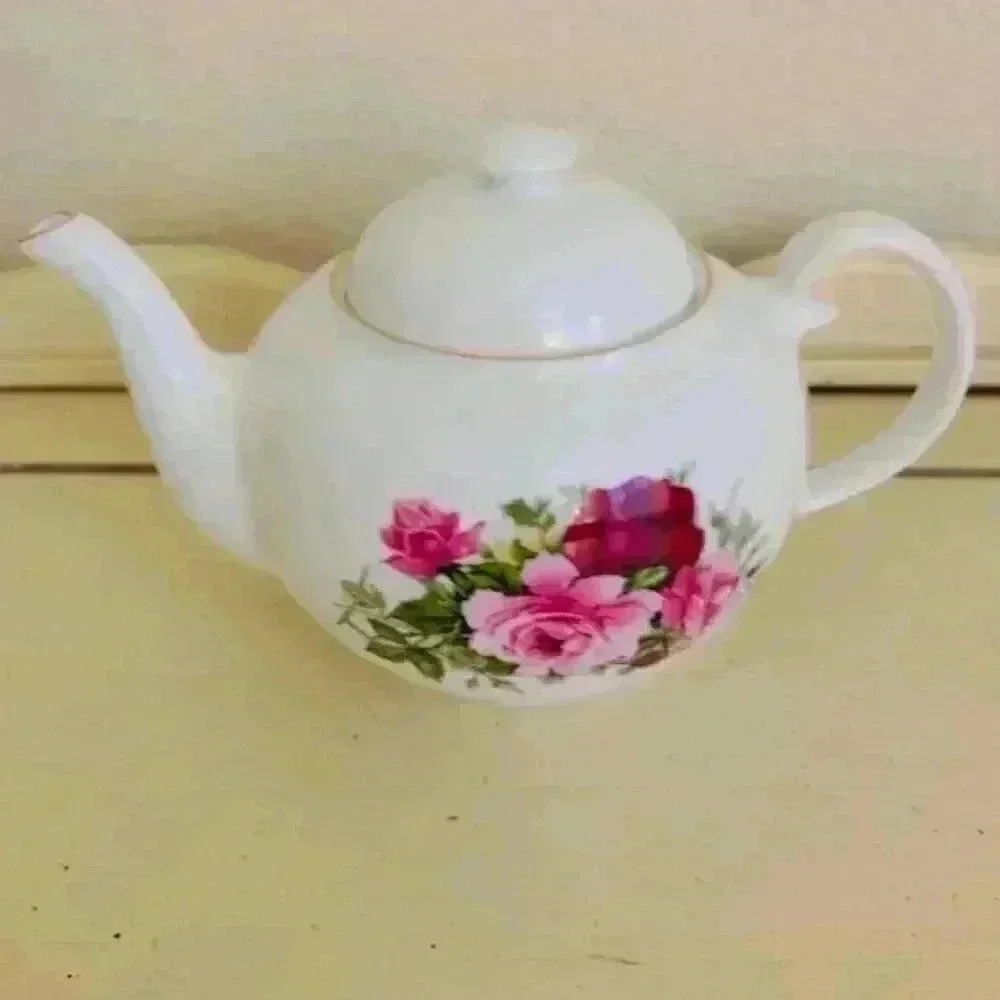royale stratford floral small tea pot